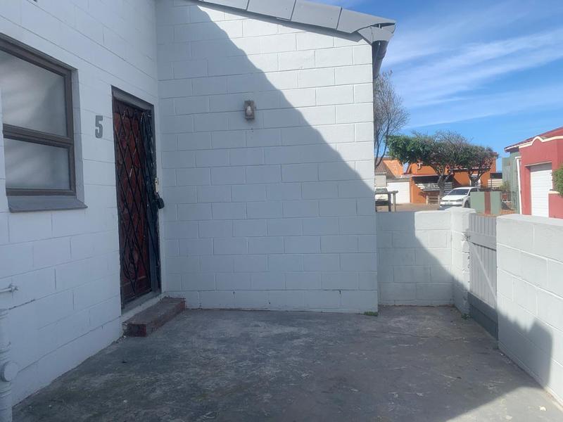 3 Bedroom Property for Sale in Rocklands Western Cape